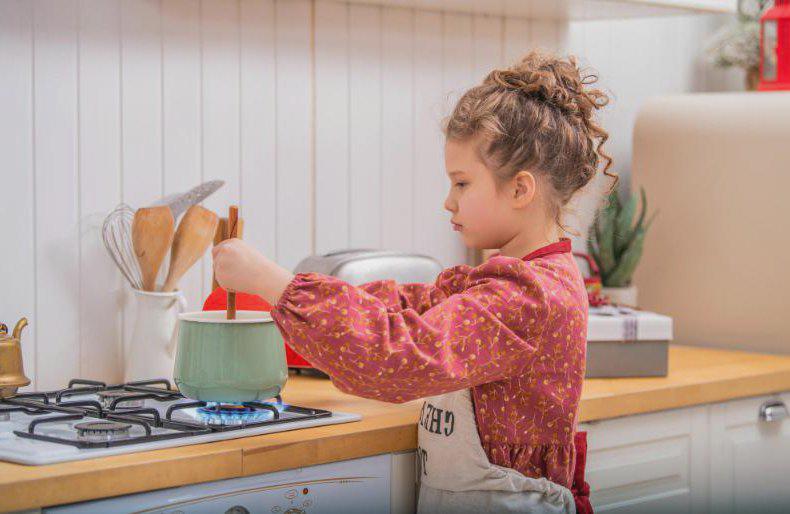 W jakim wieku Twoje dziecko powinno rozpocząć przygodę z gotowaniem?