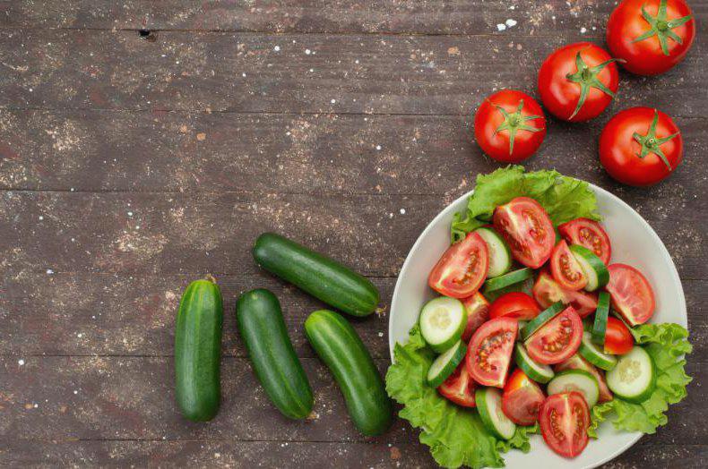 Sałatka warzywna przygotowana przez Kasię na sobotni obiad