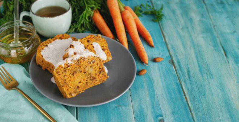 Wilgotne ciasto marchewkowe z orzechami – przepis na ciasto, które zawsze wychodzi